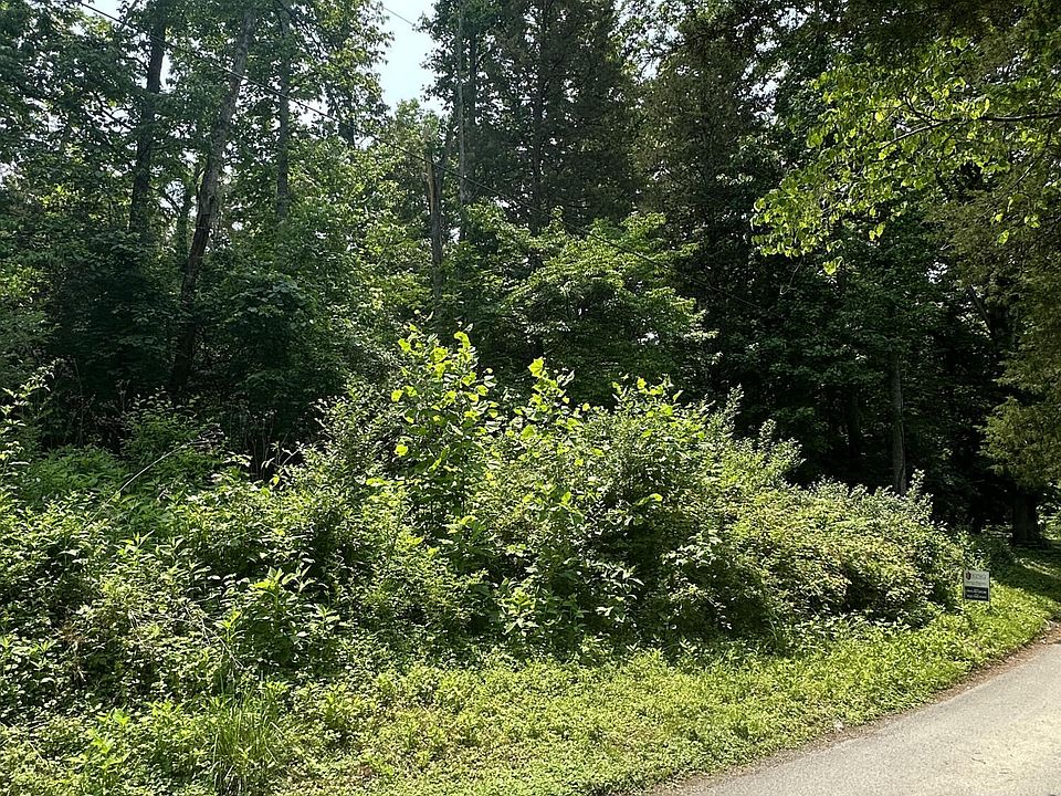 1st image of 136 Northshore Dr