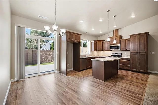 9307 Vincenzo Dr — Photo 31
