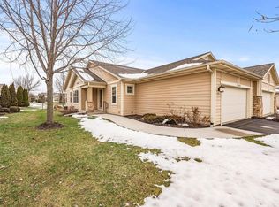 S70W15302 Sandalwood Dr, Muskego, WI 53150