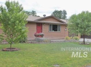 672 N 15th St, Vale, OR 97918
