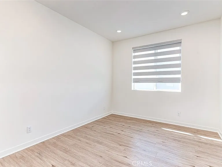 14022 Bay St — Photo 23