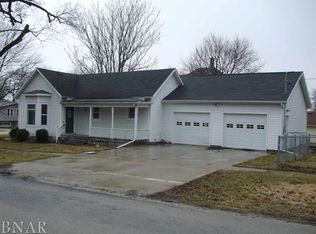 501 Woodford St, Gridley, IL 61744