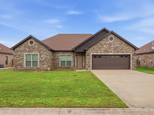 1220 Andrews Dr, Conway, AR 72032
