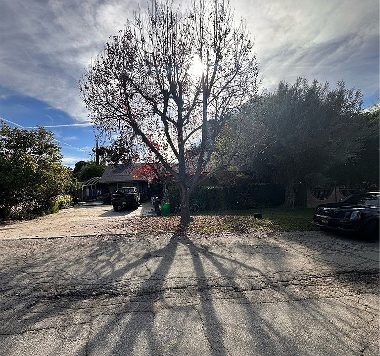 1st image of 13854 Lomitas Ave