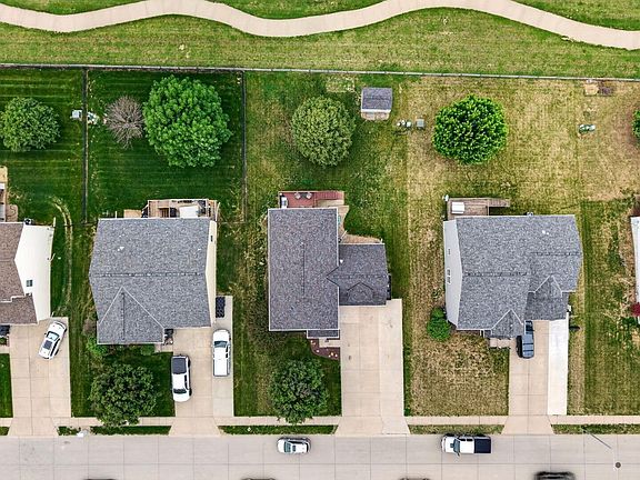 3rd image of 2306 Ridgeview Dr