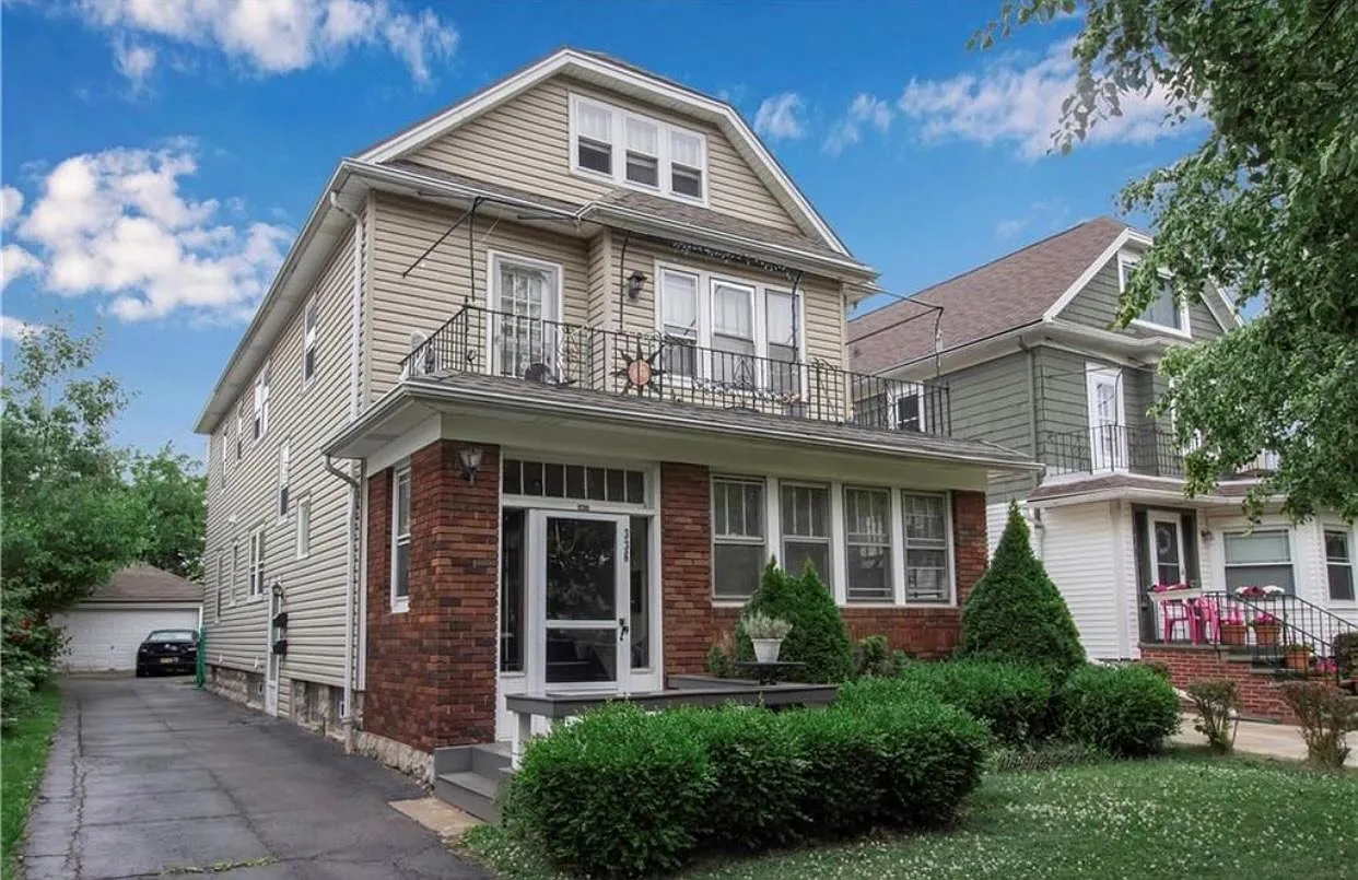3 bed, 1412 sqft, $1,850 — Photo 1