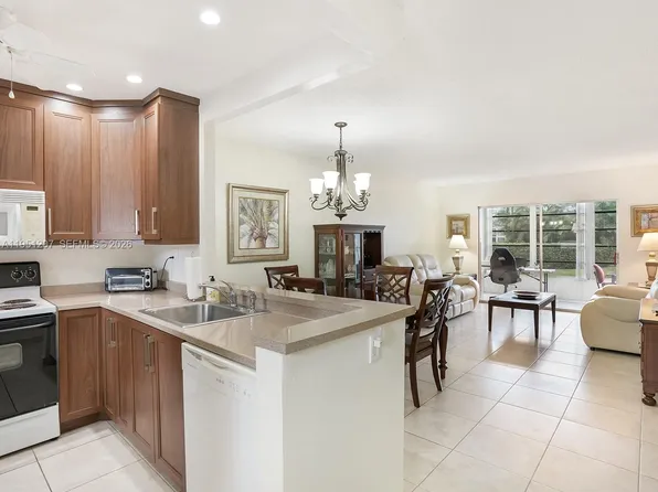 4805 NW 35th St APT 404, Fort Lauderdale, FL 33319