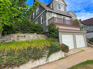 909 Howard St, Petoskey, MI 49770