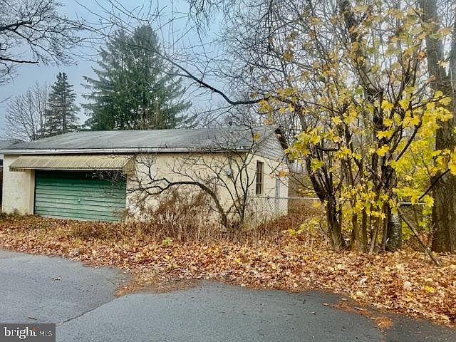 1st image of 0 E Pine St