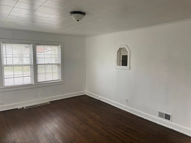 7501 Brooklyn Ave — Photo 9