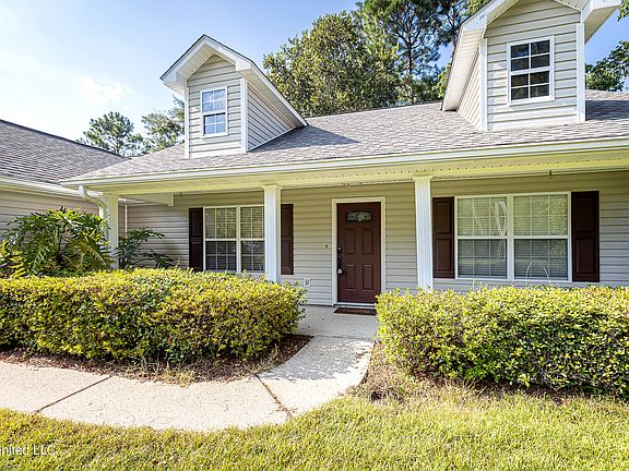 3rd image of 1828 Piney Ln