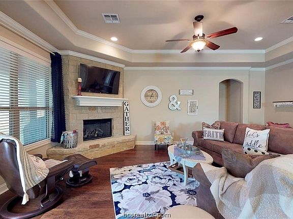 4th image of 4101 Rocky Briar Ct