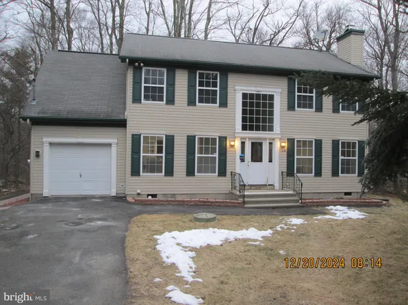 2867 Fairhaven Dr, Tobyhanna, PA 18466