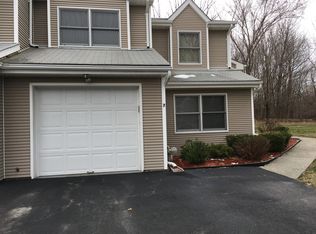 7 Deer Crossing Dr, Fishkill, NY 12524