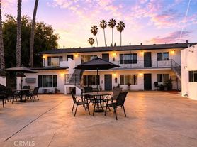 1807 W Sumac Ln, Anaheim, CA