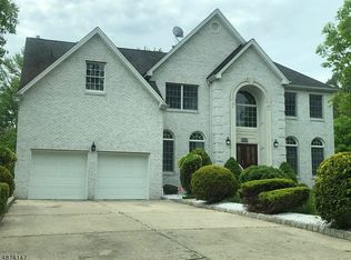 7 Vassallo Ct, Edison, NJ 08820