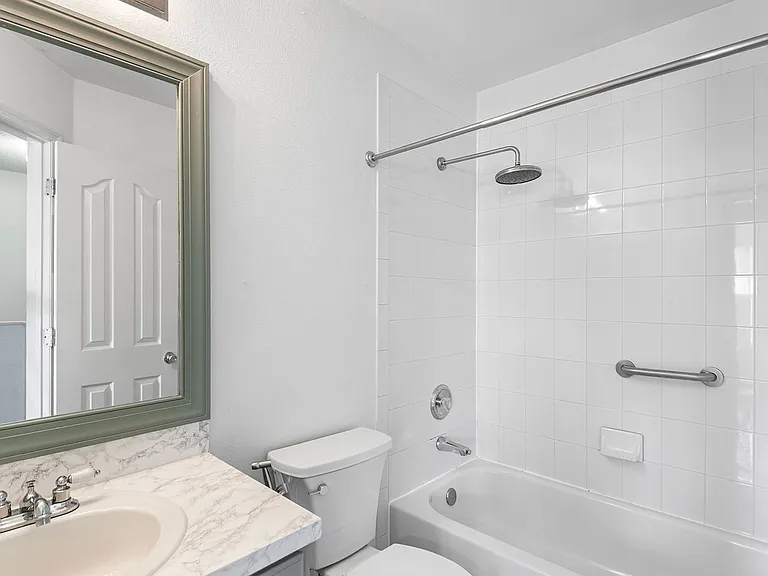 10112 Farmingdale Pl — Photo 11