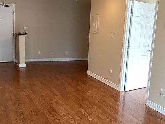 4th image of 134 York St #802