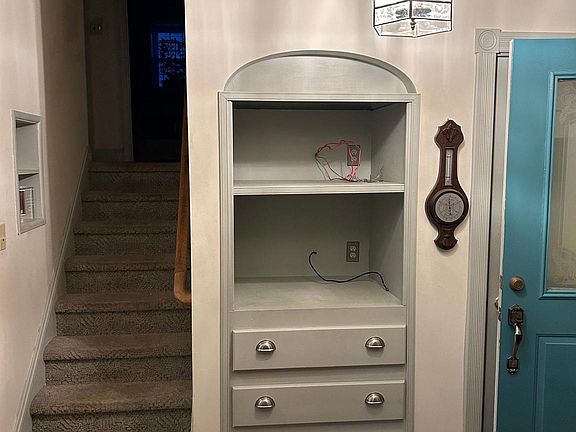 5th image of 129 Redwood Ave