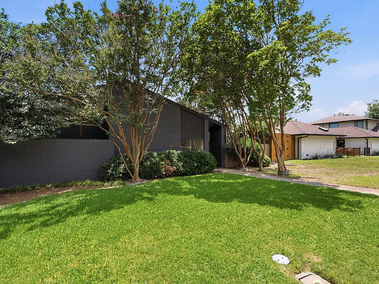 9410 Moss Farm Ln — Photo 24
