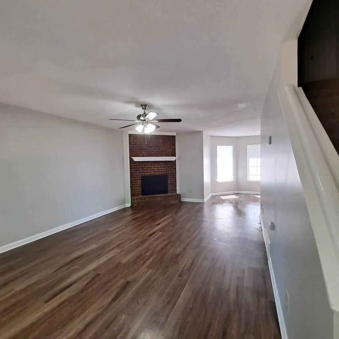 Welcome to 2533 Baxter Cove! — Photo 2