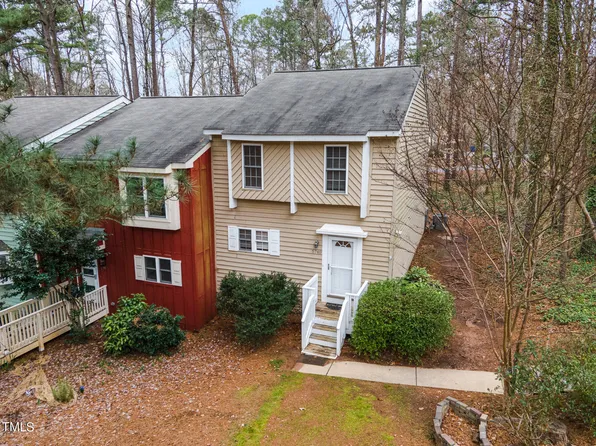 5740 Pool Side Dr, Raleigh, NC 27612