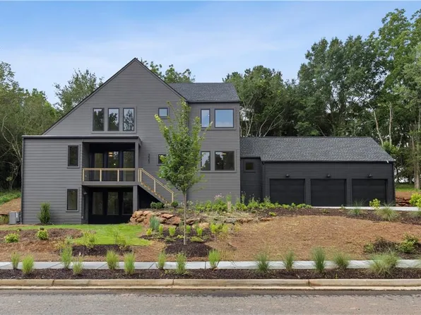 225 Winterberry Way, Roswell, GA 30075