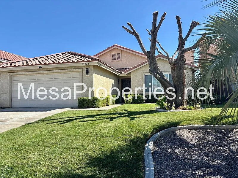 3 bed, 2.0 bath, 1582 sqft, $2,350 — Photo 2