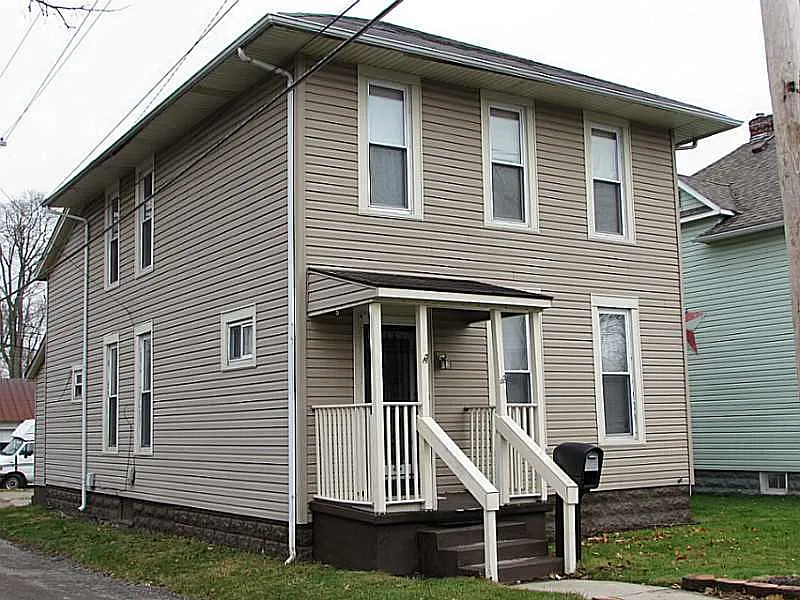 112 E Williams Ave photo 1