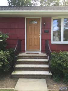 72 Summit Ave, Waldwick, NJ, 07463