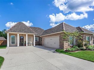 821 Capistrano Ct, Covington, LA 70433