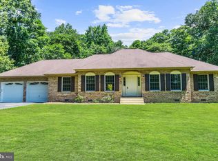 6827 Buckeye Dr, Hughesville, MD 20637