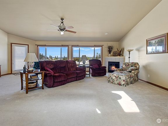 5th image of 1315 SW Harbor Vista Circle