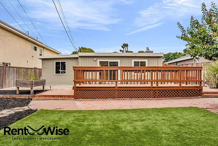 110 Cuesta Dr — Photo 42