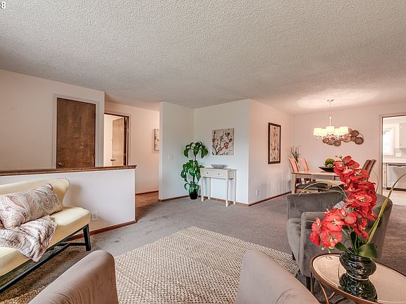 4th image of 2917 Applewood Ln