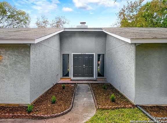 2nd image of 2722 Knoll Tree St
