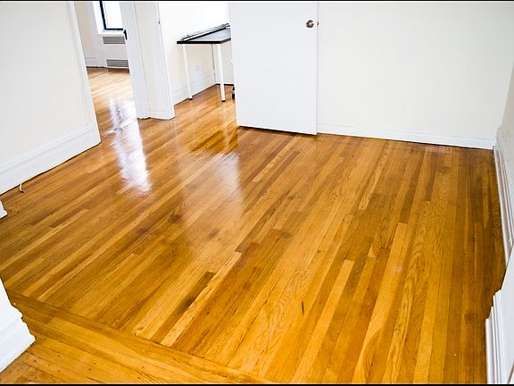 2nd image of 205 W 54th St #8EE