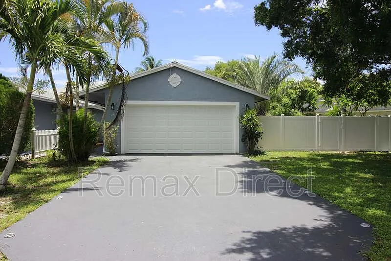 3 bed, 2.0 bath, $2,700 — Photo 1