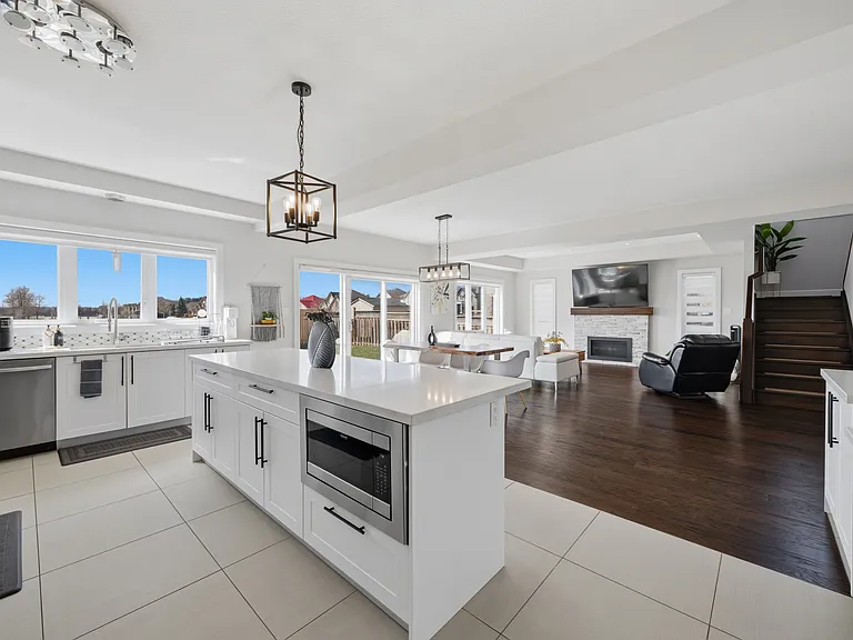 1615 Sandridge Ln — Photo 19