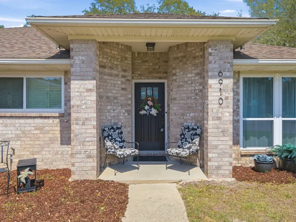 6910 Calle De Amigo, Navarre, FL 32566
