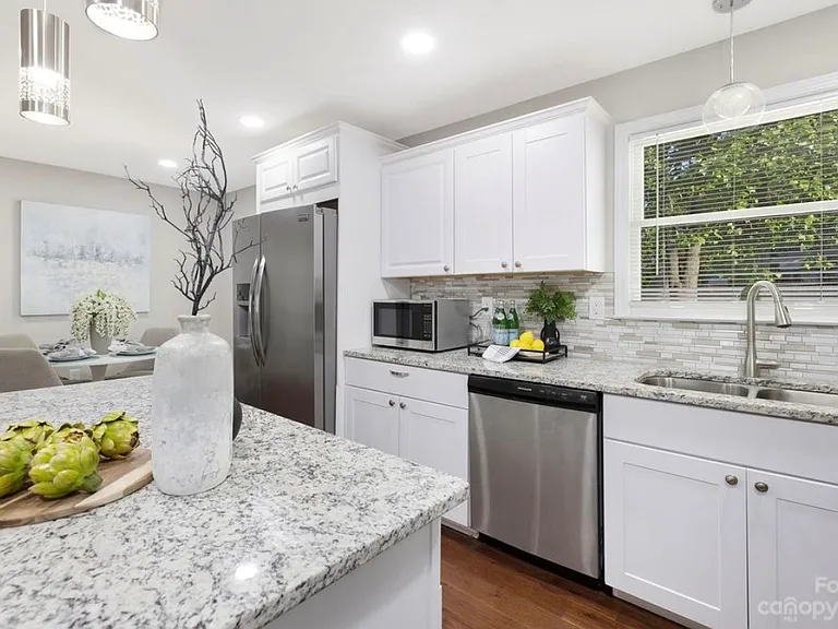 3339 Sargeant Dr — Photo 8