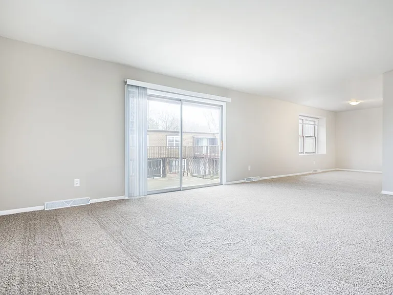 Woodland Reserve Apartments — Photo 86