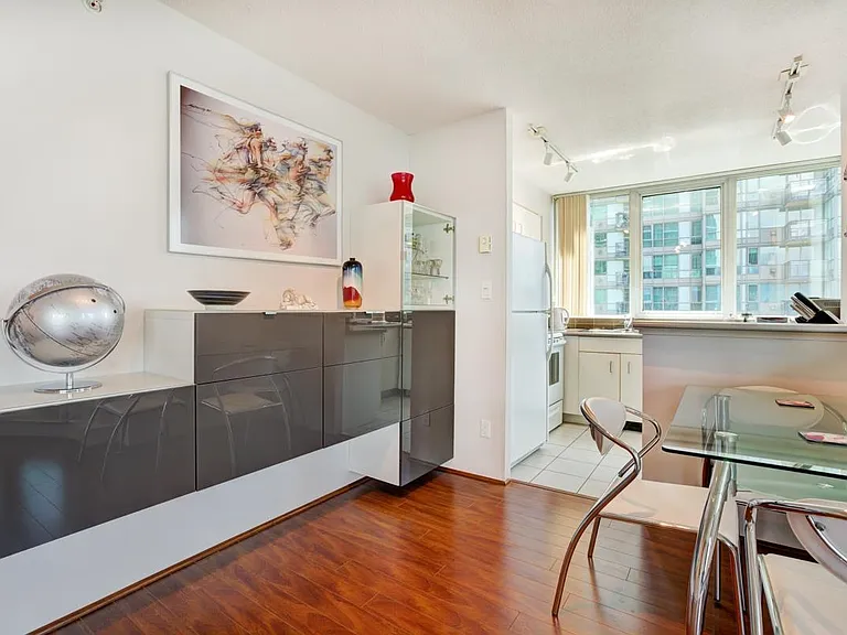 555 Jervis St #1505 — Photo 3