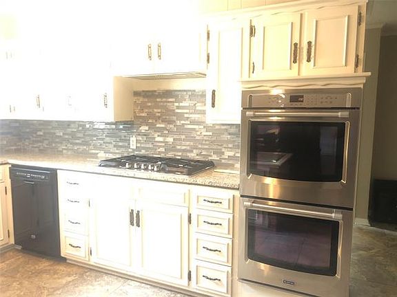 4th image of 2238 Brook Hollow Dr