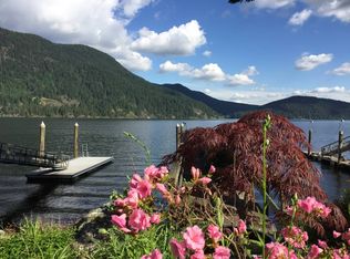 326 Sasamat Ln #2, North Vancouver, BC V7G 2S4