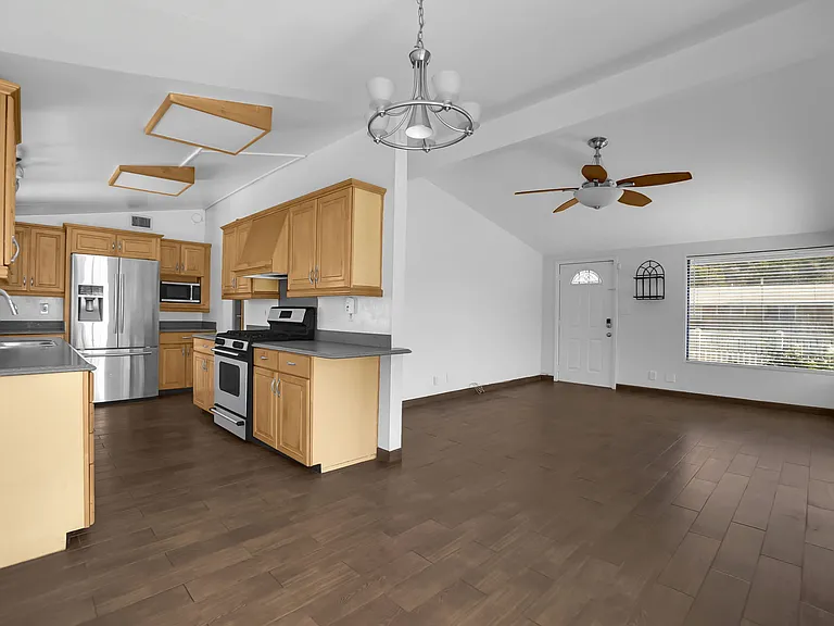 1101 E Lemon Ave — Photo 8