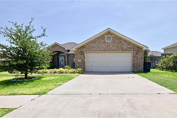 2nd image of 3206 Sherwood Forest Dr