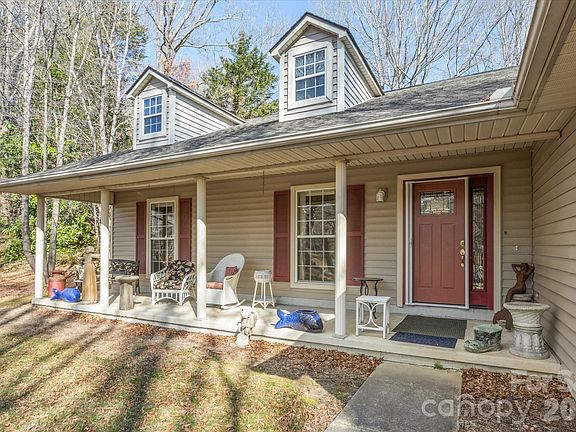 3rd image of 2625 Middleton Cir