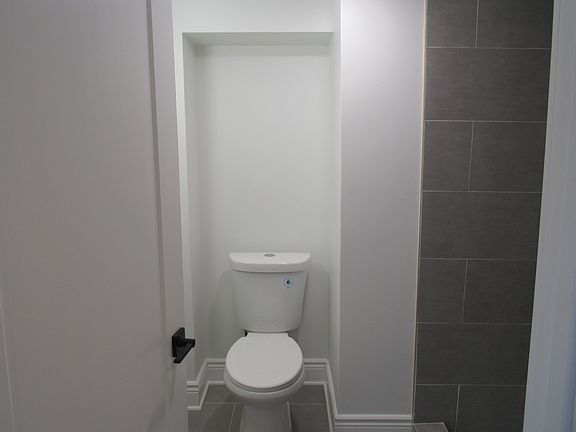 4th image of 708-10 Oak Ln Floor 1