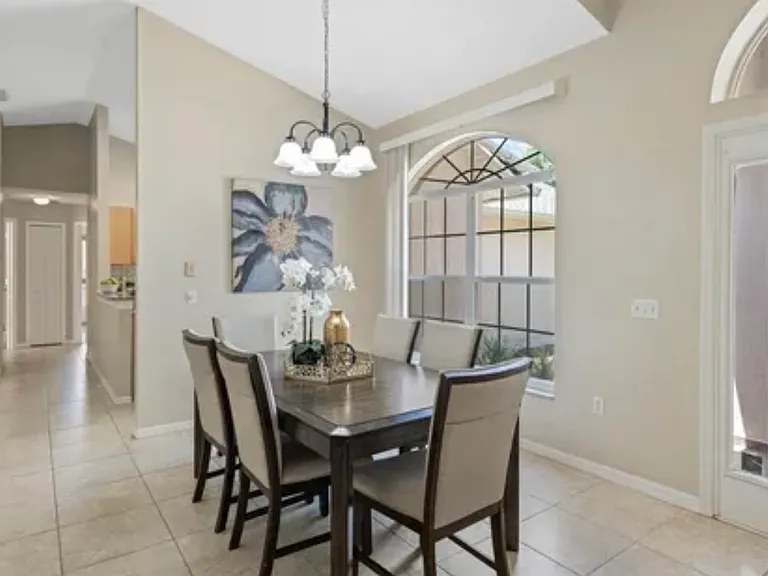 933 Van Loon Ct — Photo 4